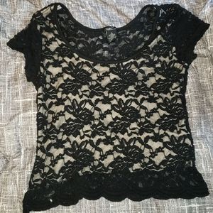 Cropped lace shirt